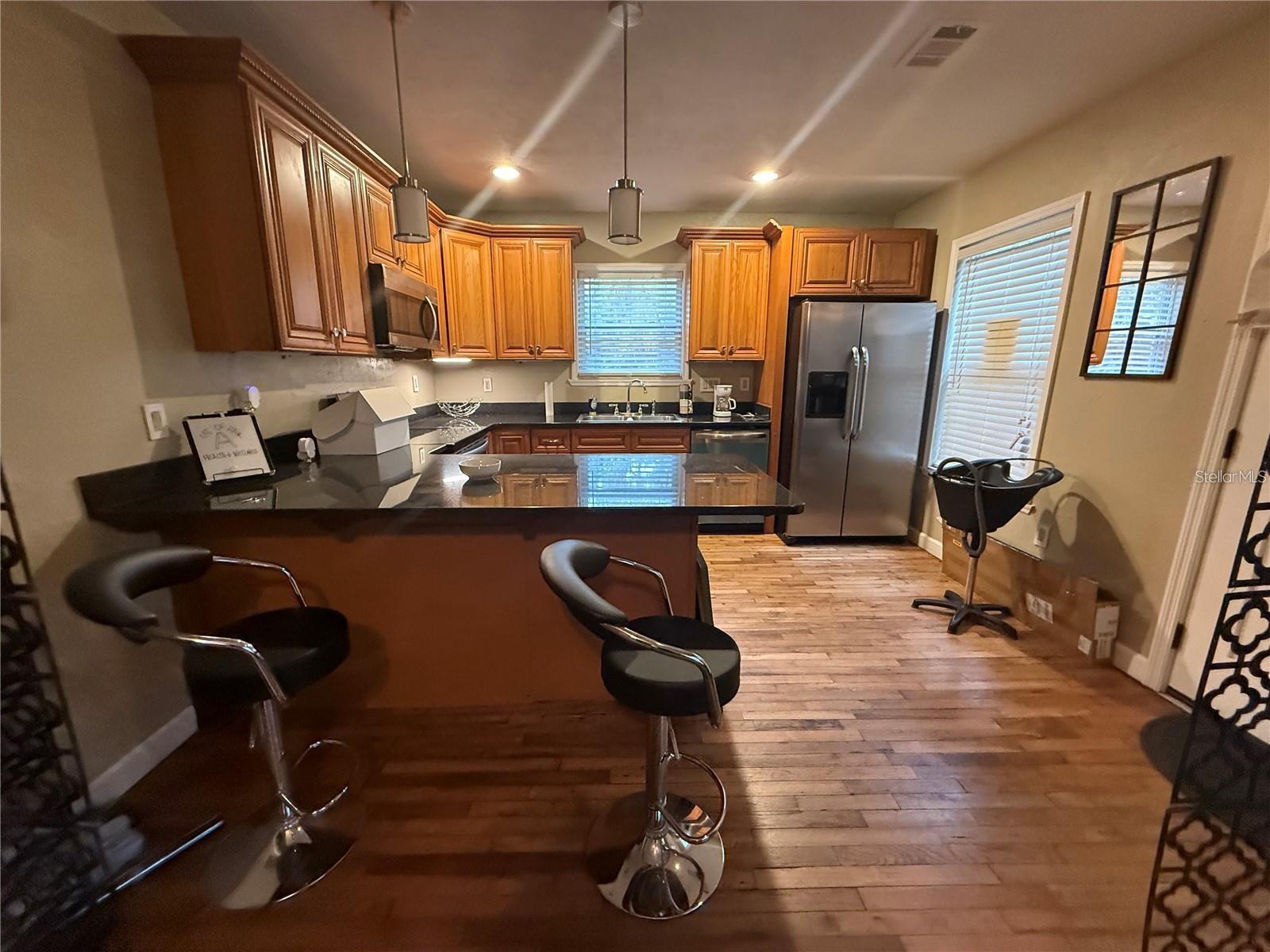 LAKEWAY GROVE-IN NEW GV - Residential Lease