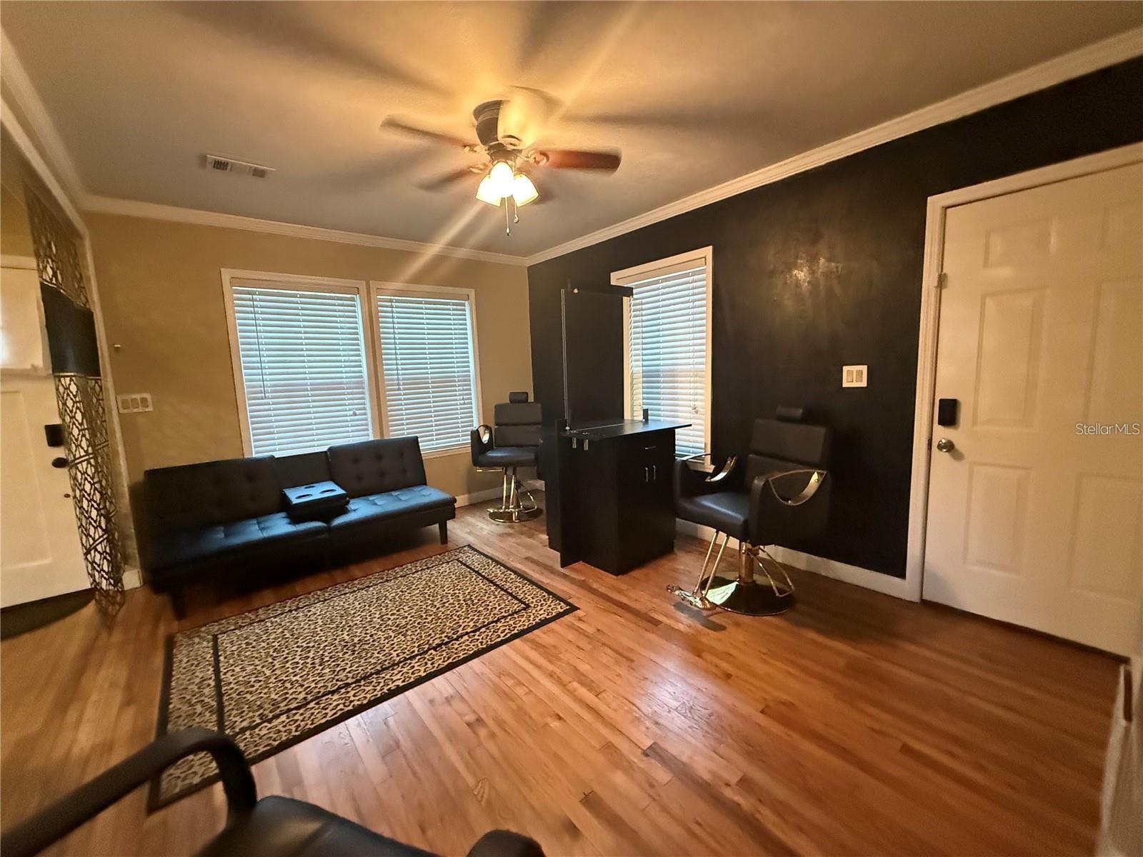 LAKEWAY GROVE-IN NEW GV - Residential Lease