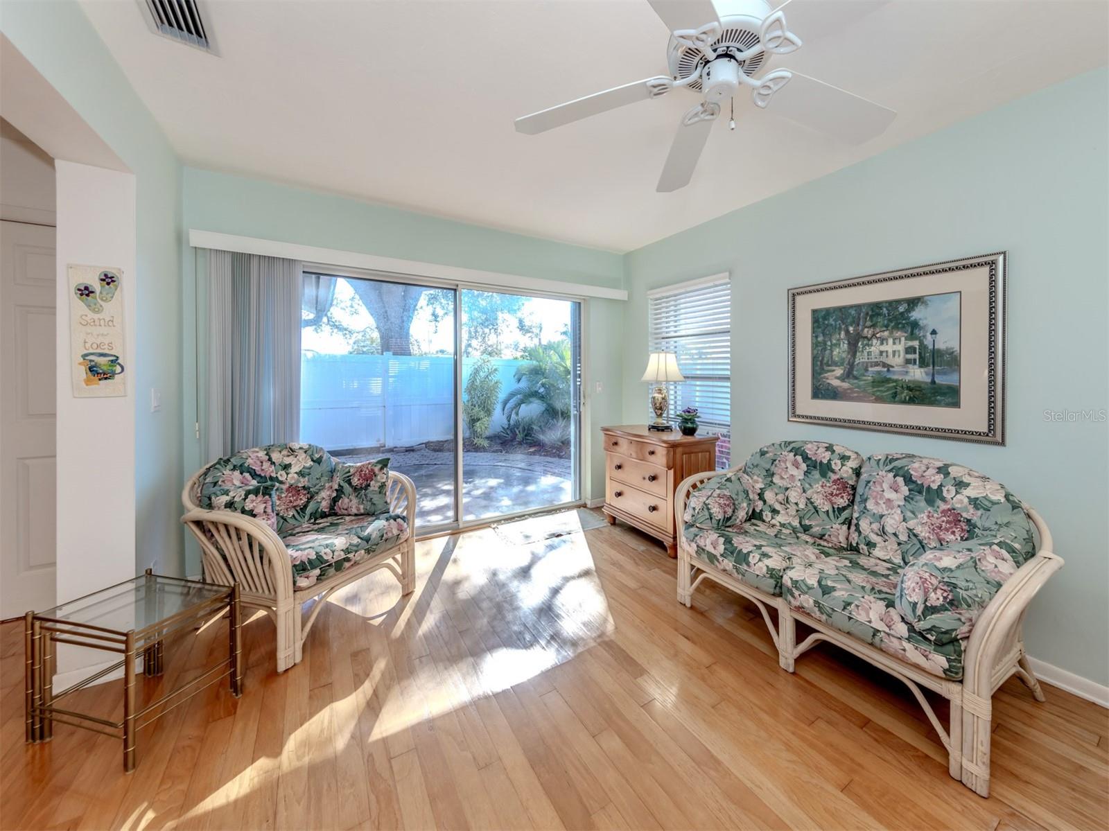 VENEZIA PARK SEC OF VENICE - Residential