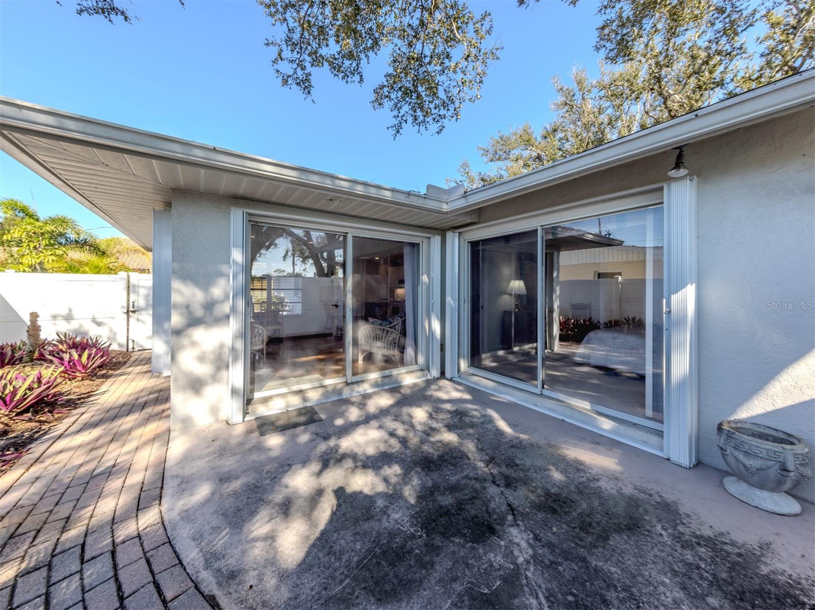 VENEZIA PARK SEC OF VENICE - Residential