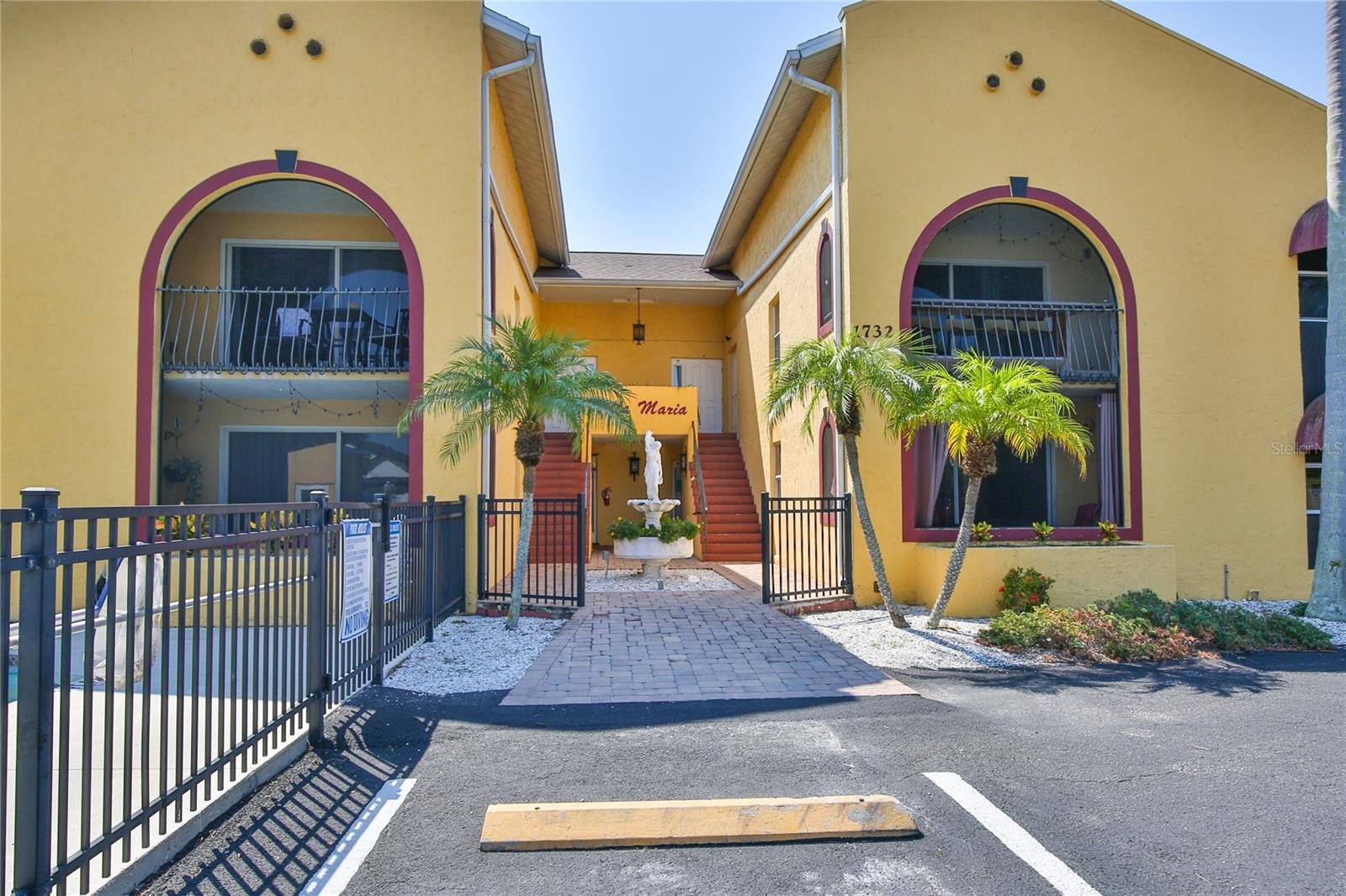 Available 2025 season $4500/mo. Very cute 2 bedroom 2 bath, 1st floor condo with a lanai and great pool. This condo has a community laundry and assigned parking. You will feel like your on vacation every day. World famous Siesta Key Beach, with it's powder sands and blue water is approx. 2.4 miles away so it's an easy bike ride or drive over the bridge. Siesta Key has a whimsical vibe with it's colorful 150 shops which include many unique boutiques, galleries, specialty shops and great restaurants. All room sizes are approximate.