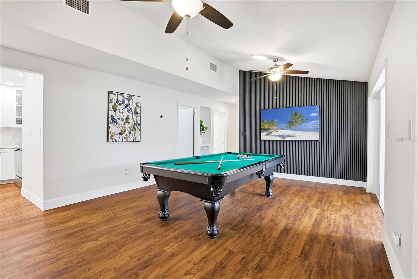 ENGLISH ESTATES UNIT 3 - Residential