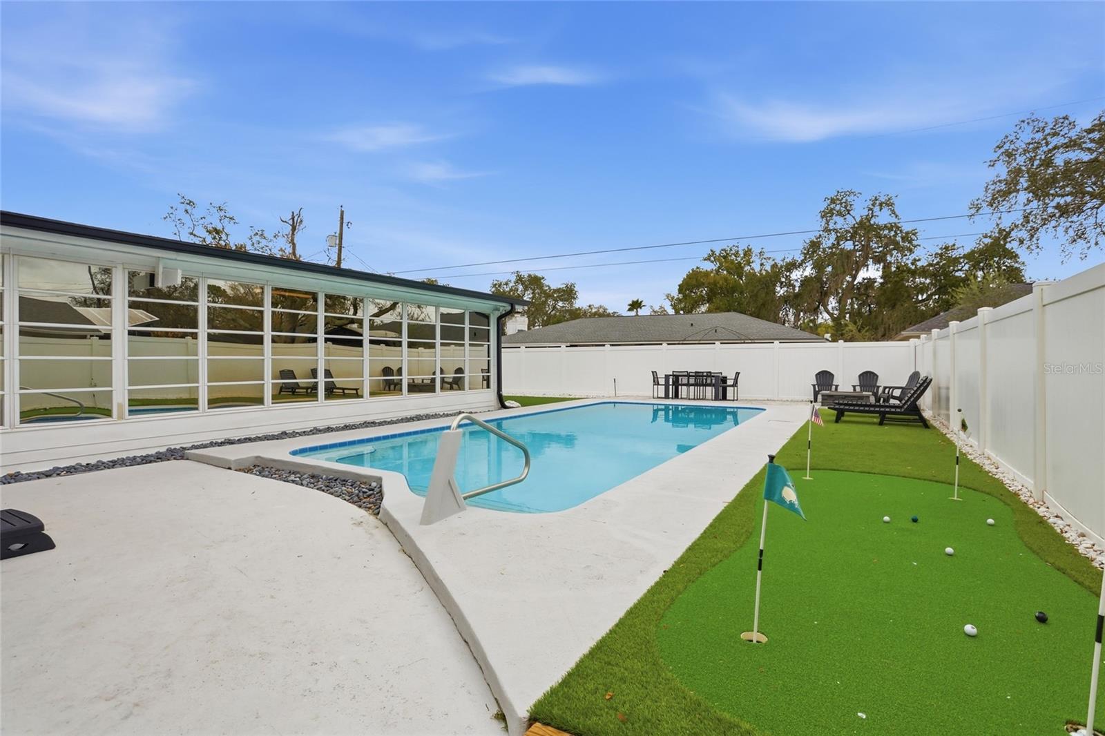 2462 MARKINGHAM ROAD