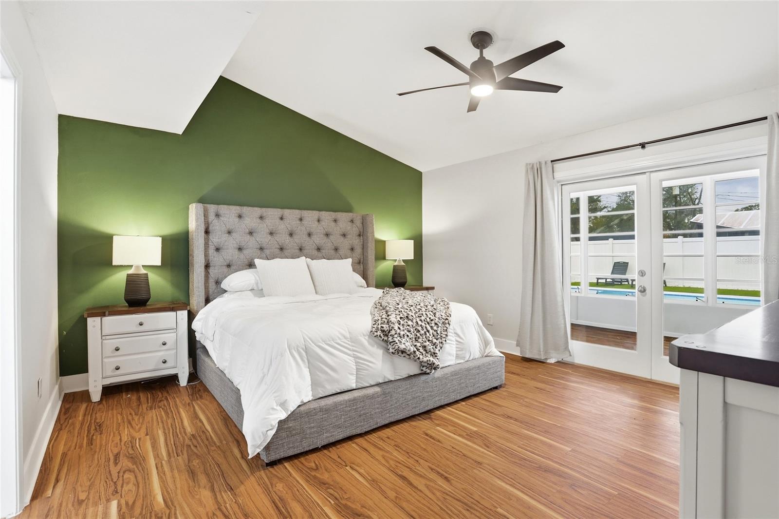 ENGLISH ESTATES UNIT 3 - Residential