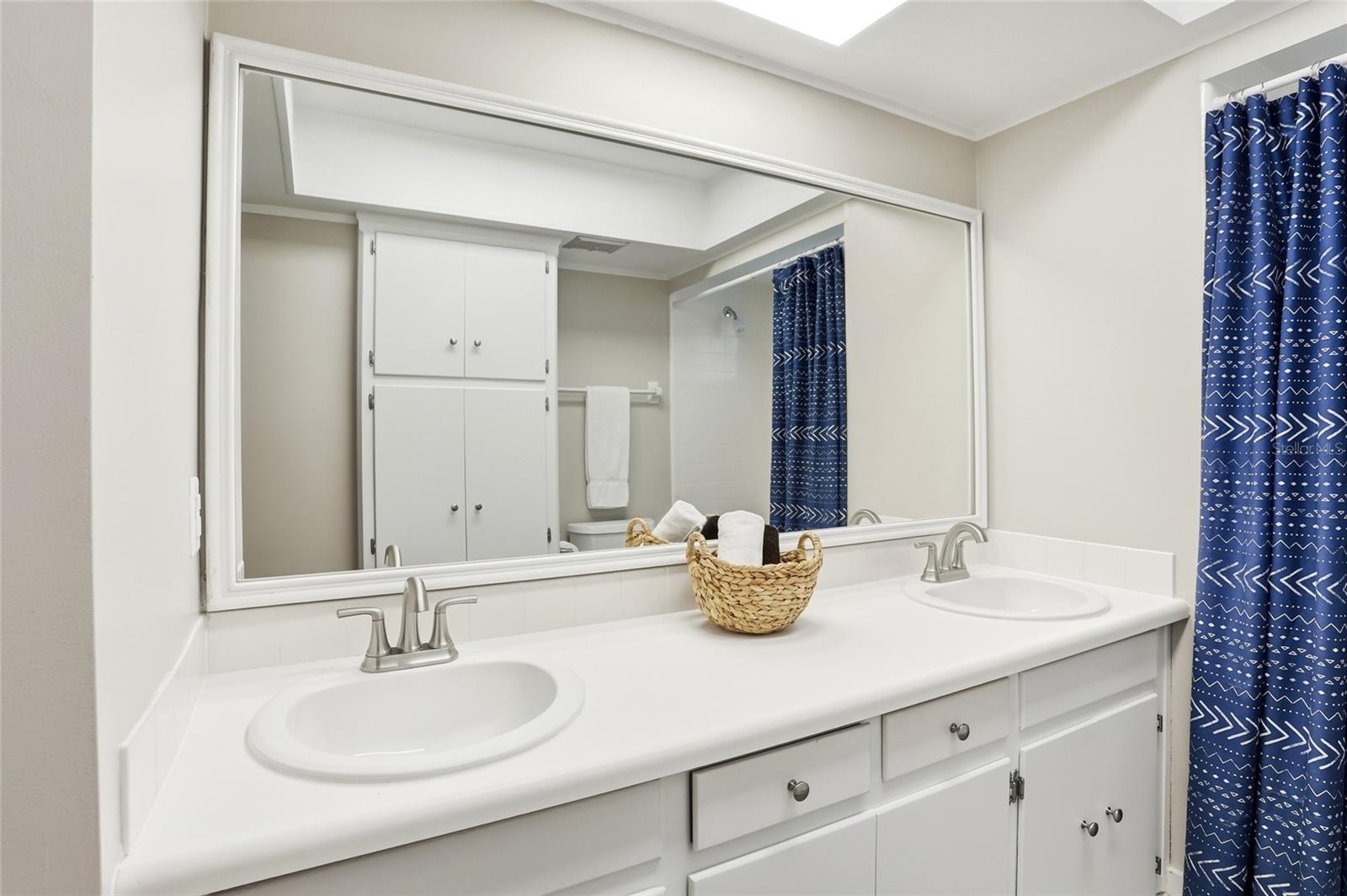 ENGLISH ESTATES UNIT 3 - Residential