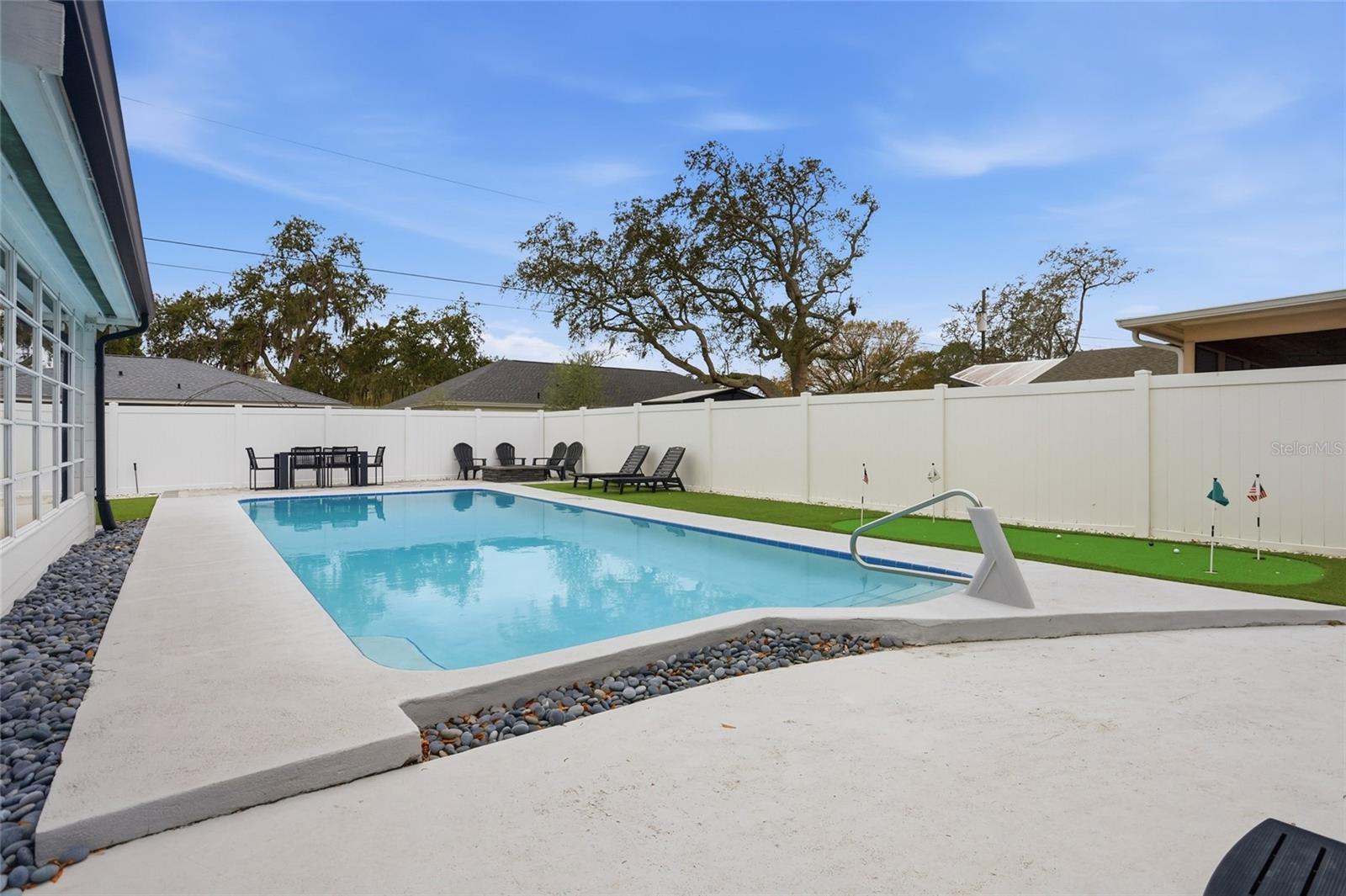 ENGLISH ESTATES UNIT 3 - Residential