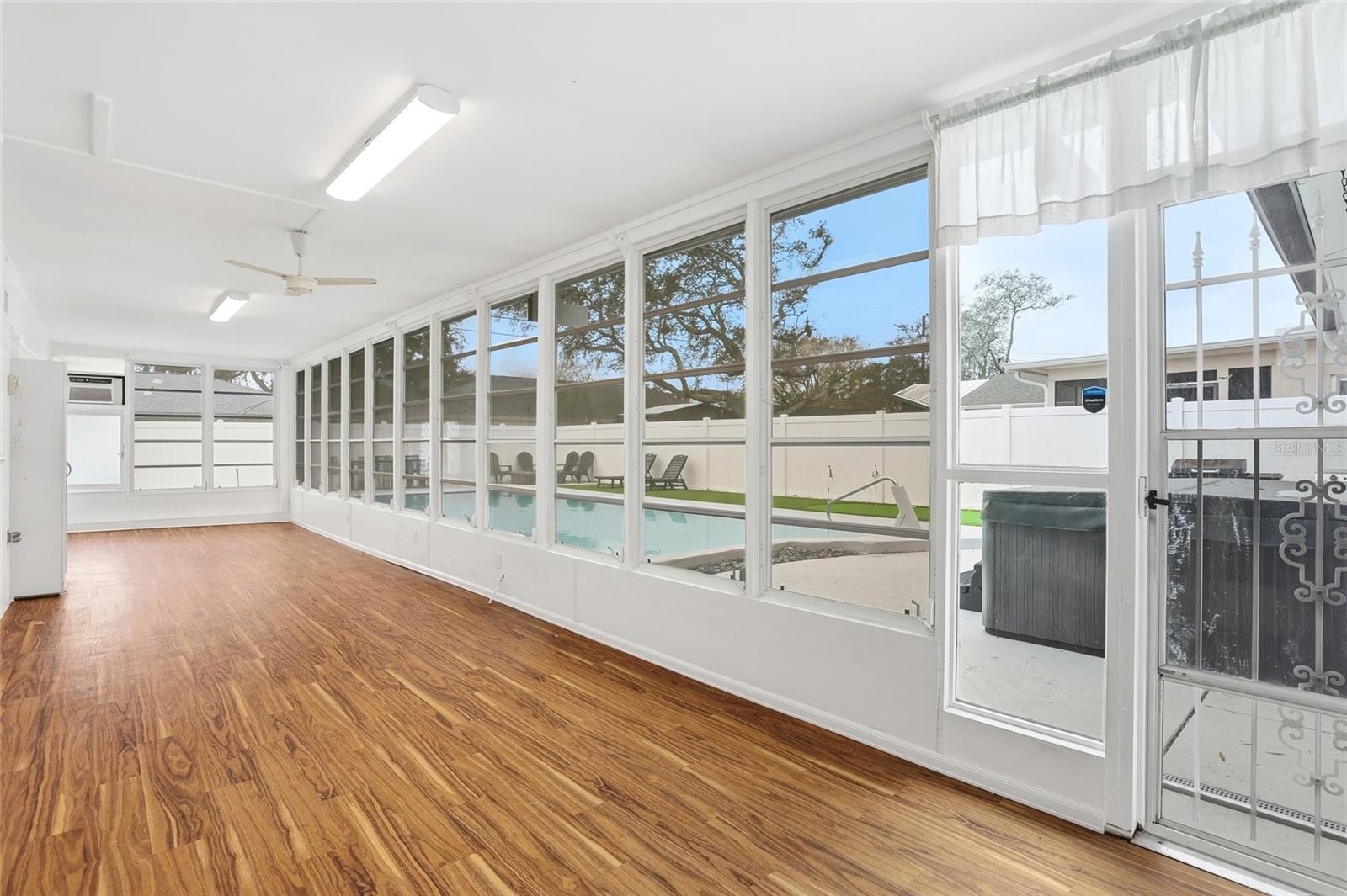 ENGLISH ESTATES UNIT 3 - Residential