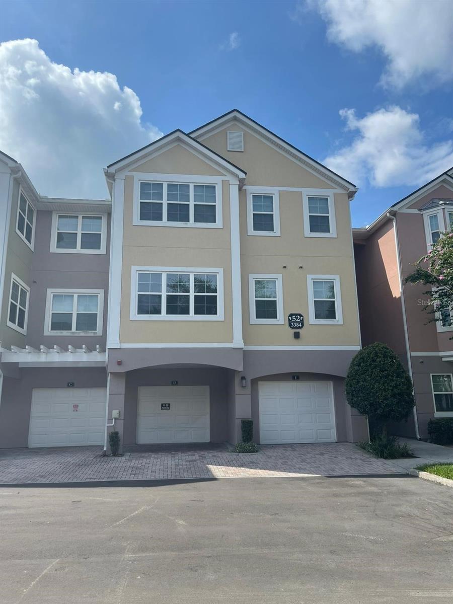 Beautiful condo 2/2. Security Gated community with lake view in the heart of Metrowest. The Hamptons community has indoor basketball court, fitness center, community pool. A good schools district near to shopping malls, restaurants, major highways and theme parks. MUST SEE!!