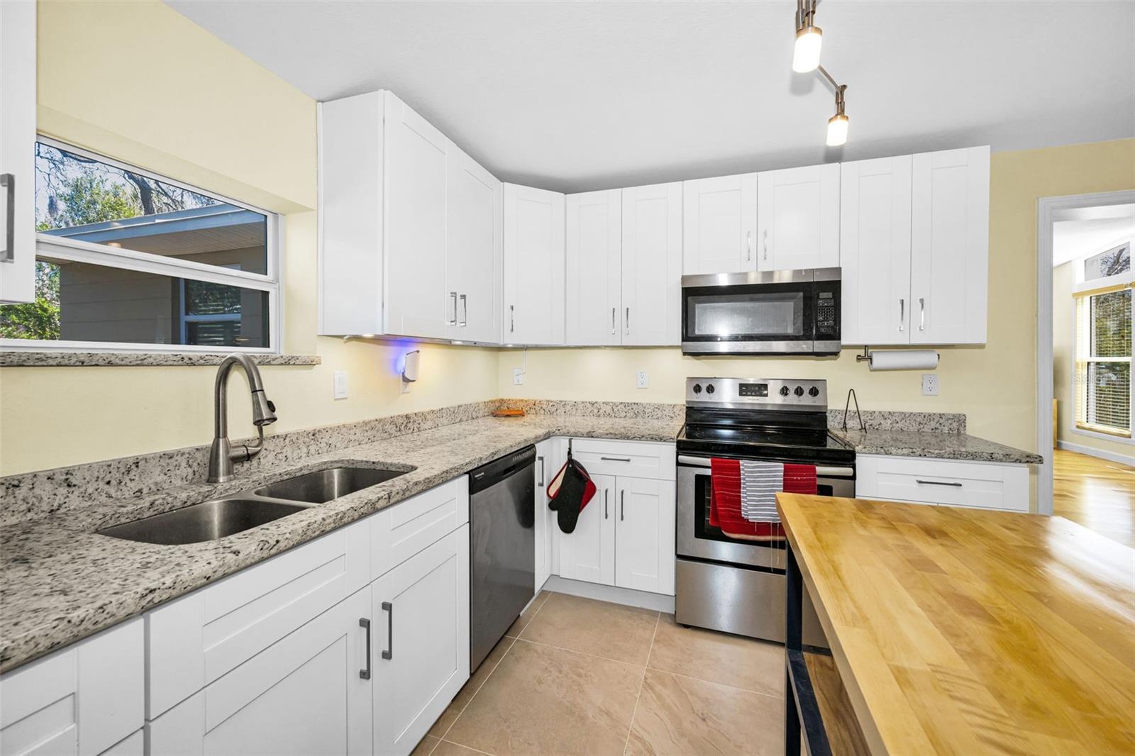 TEMPLE TERRACE HEIGHTS - Residential