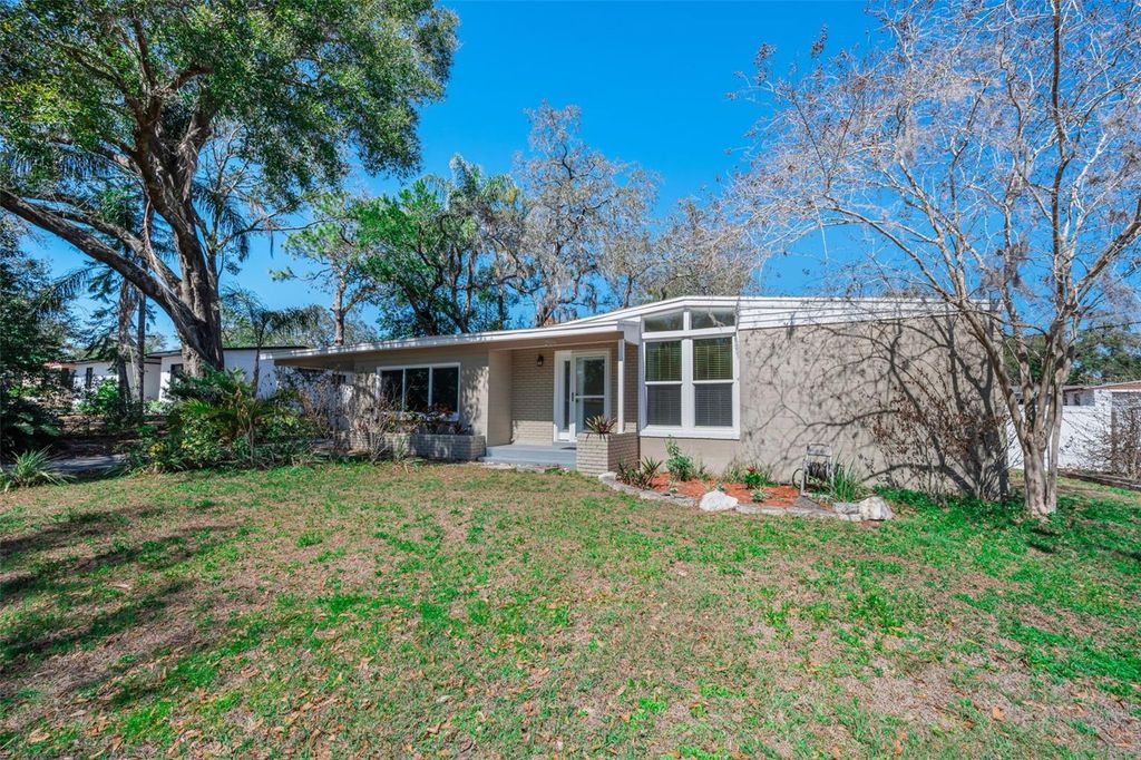 Photo of 206 Linda Avenue, Temple Terrace, FL 33617 (MLS # W7883353)