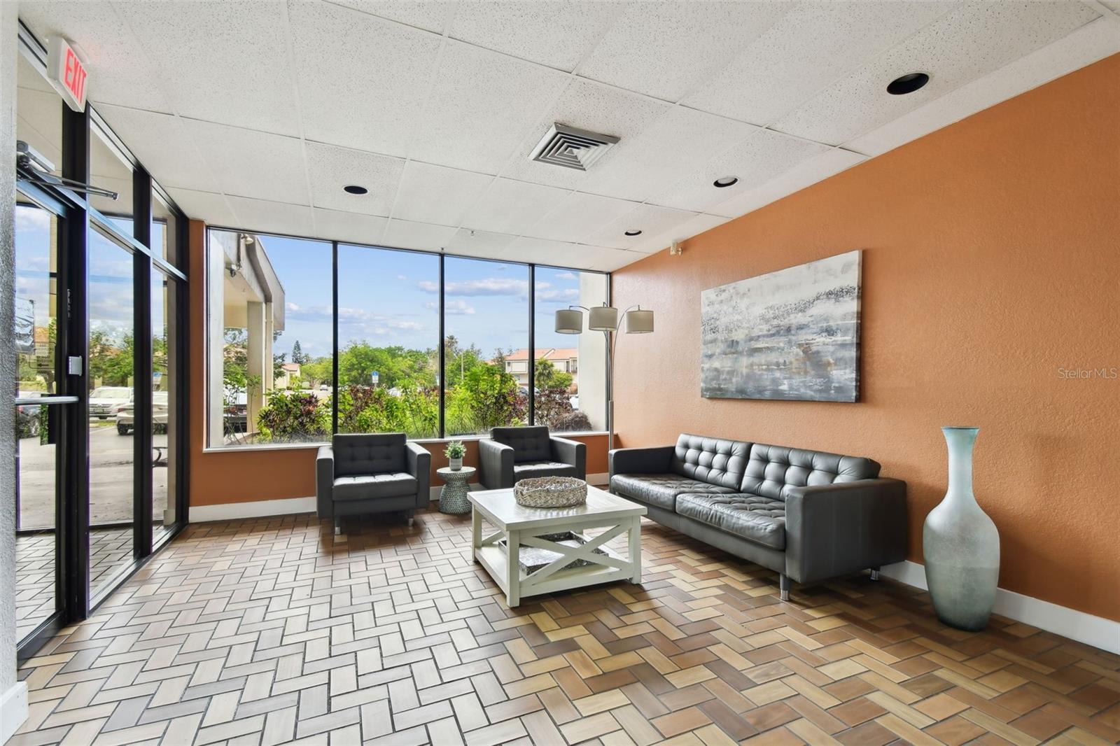 DOLPHIN COVE CLEARWATER - Residential Lease