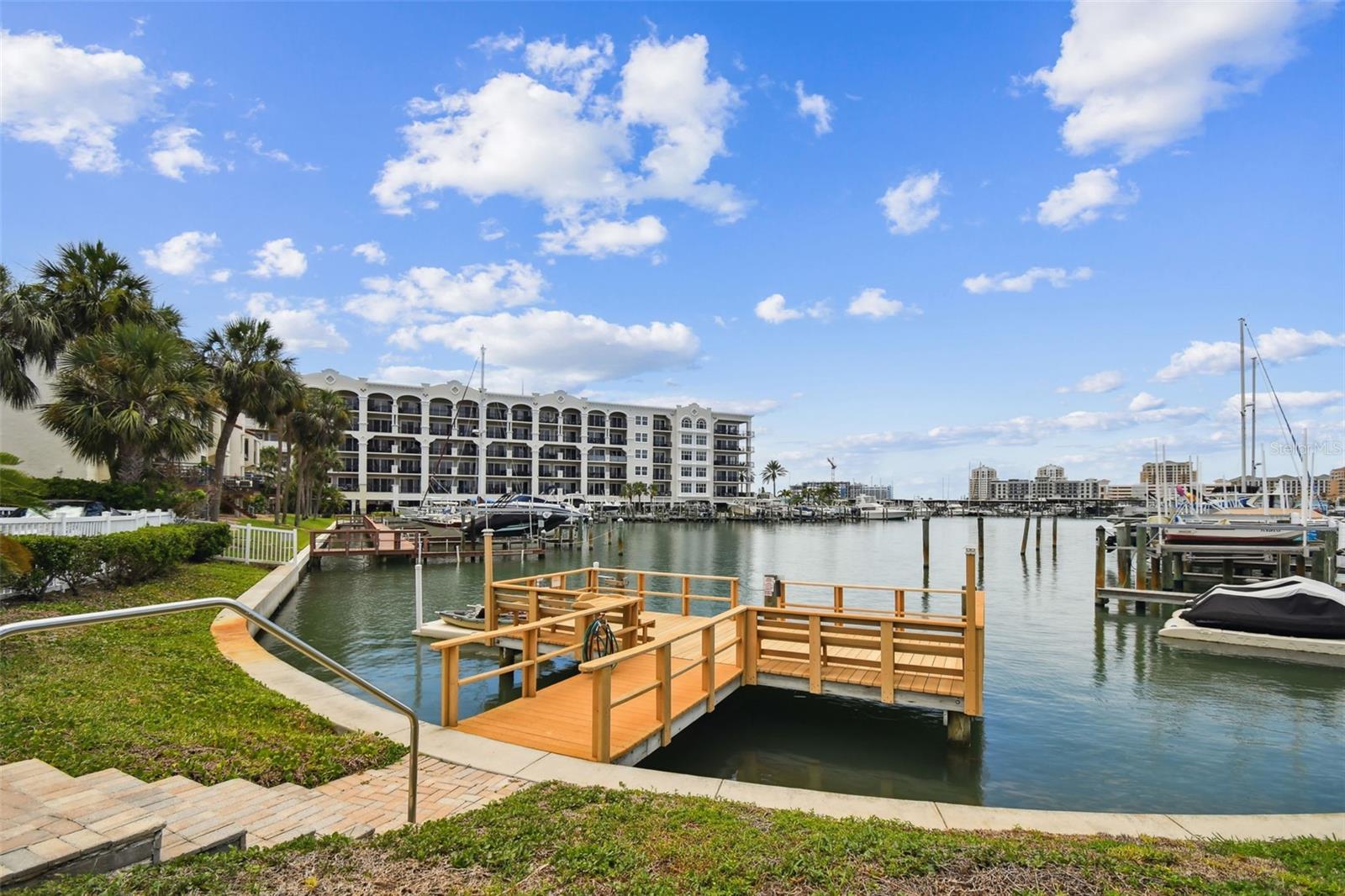 DOLPHIN COVE CLEARWATER - Residential Lease