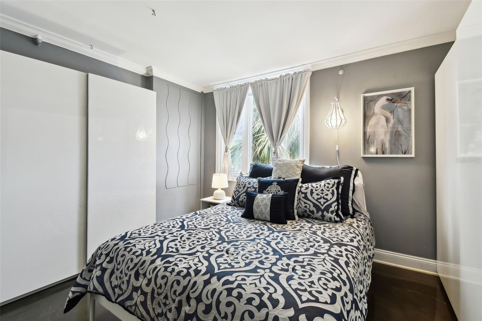 DOLPHIN COVE CLEARWATER - Residential Lease
