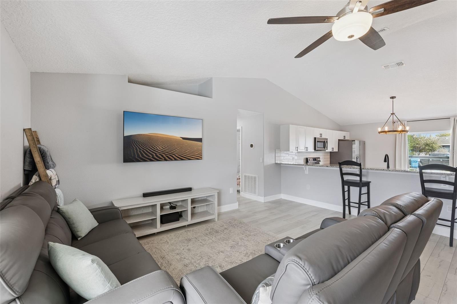 DELTONA LAKES UN 40 - Residential