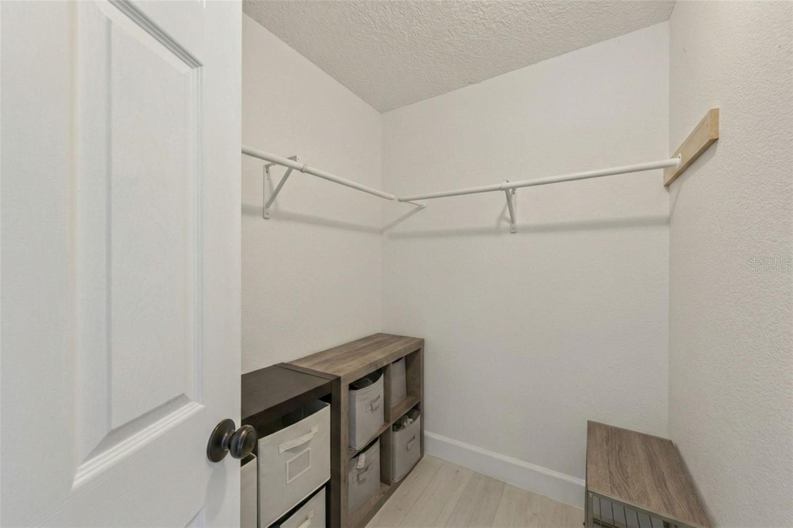 DELTONA LAKES UN 40 - Residential