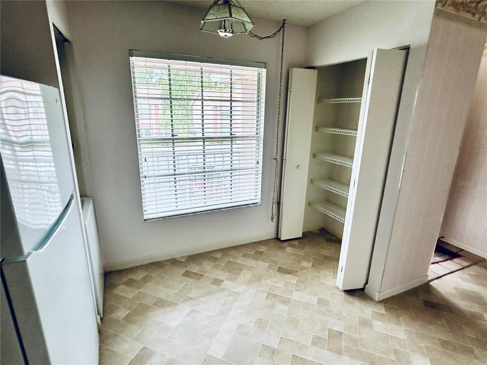 SUNNYBROOK CONDO 02 - Residential Lease