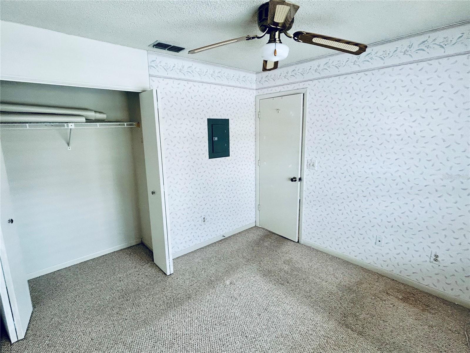SUNNYBROOK CONDO 02 - Residential Lease