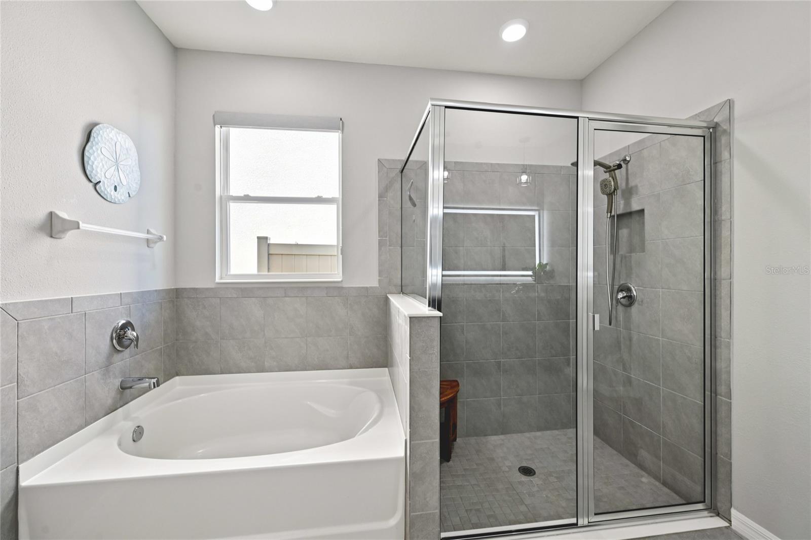 BELLA LAGO - Residential