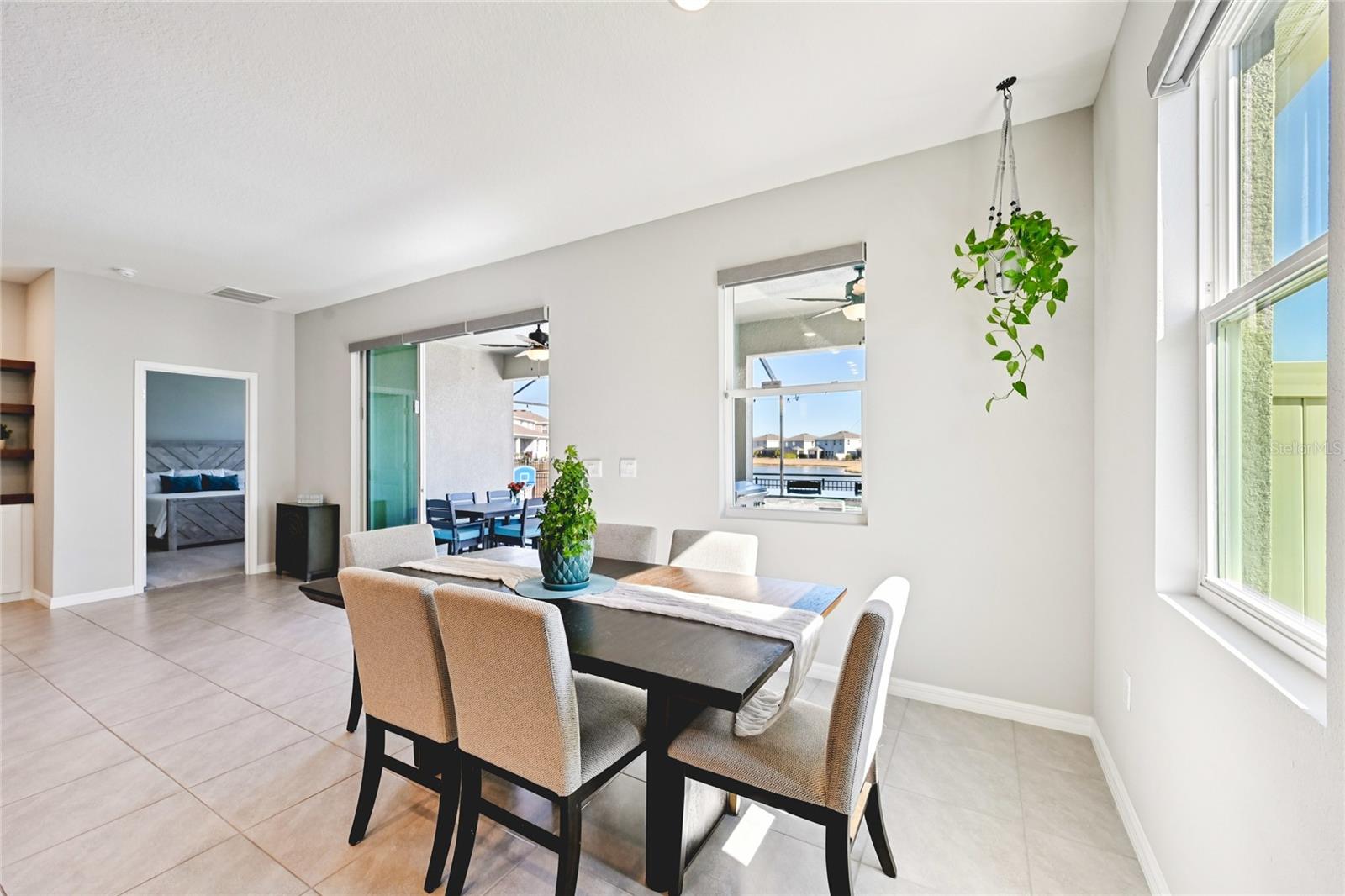 BELLA LAGO - Residential