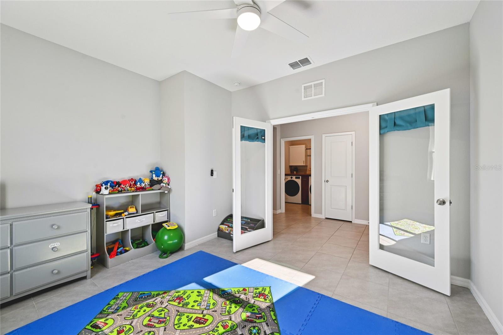 BELLA LAGO - Residential