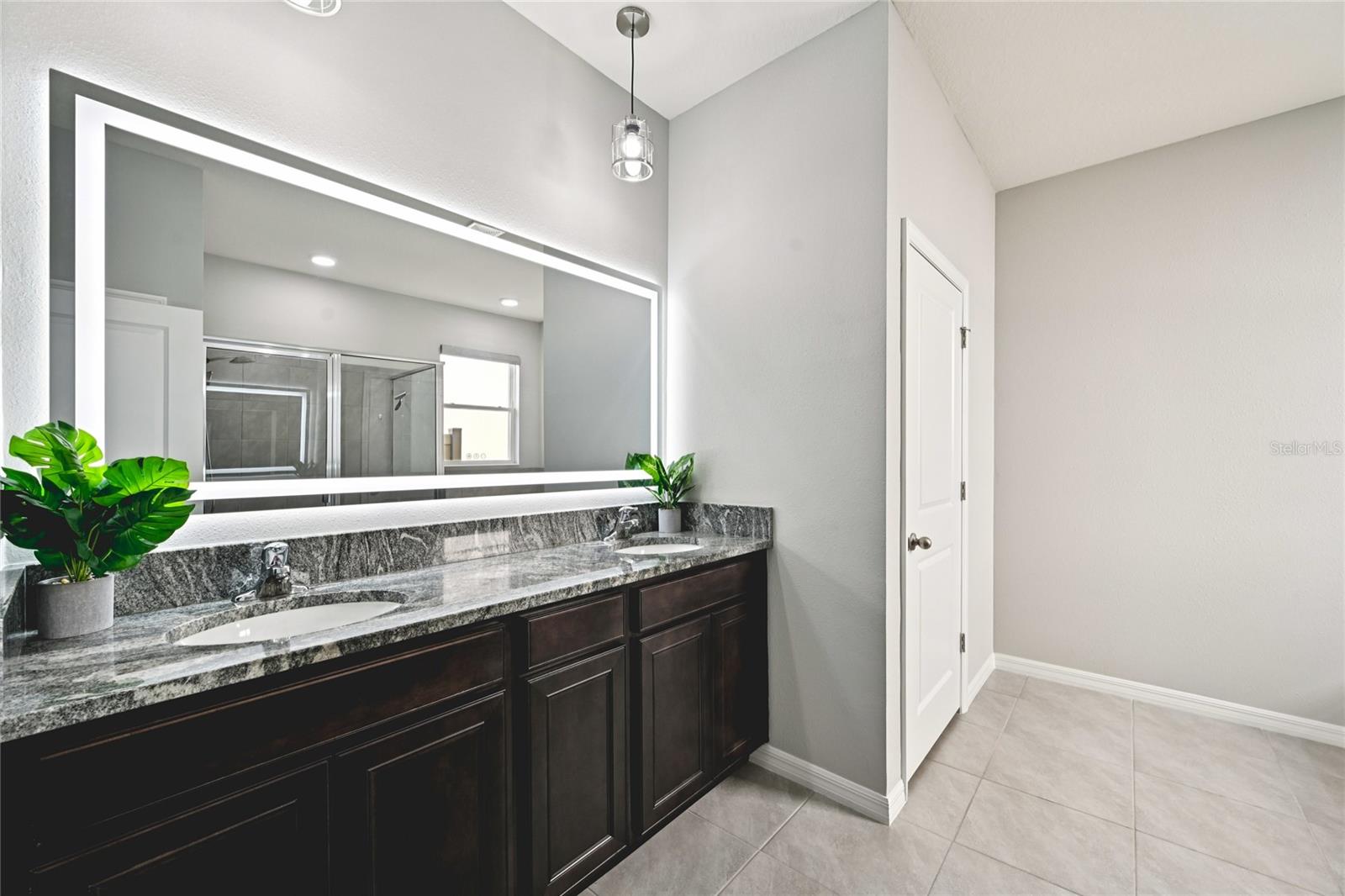 BELLA LAGO - Residential