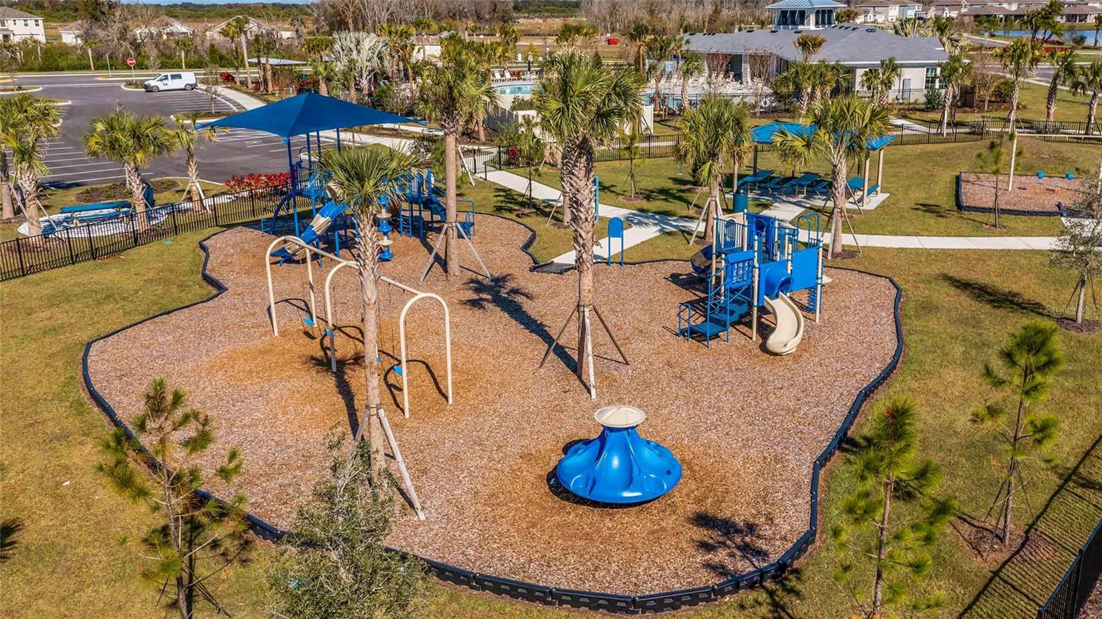 BELLA LAGO - Residential