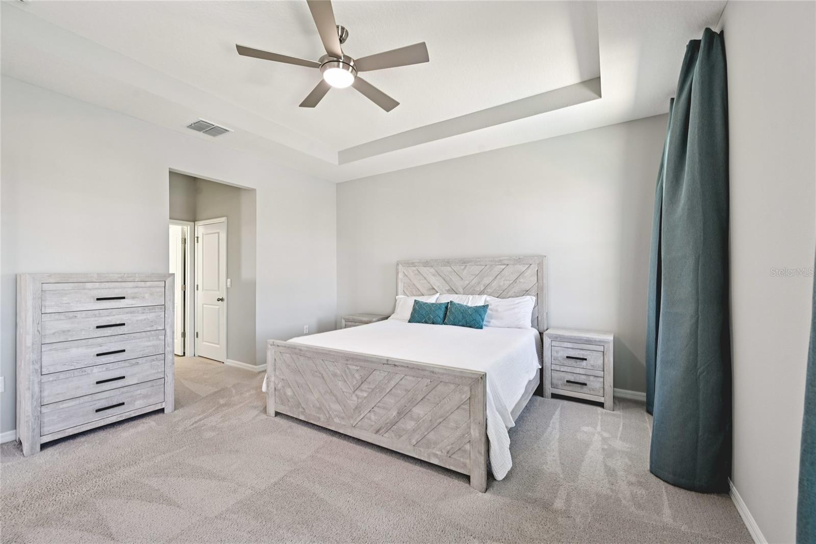 BELLA LAGO - Residential