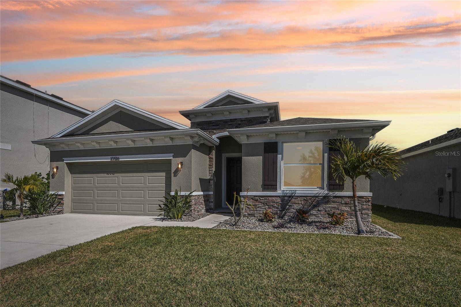 BELLA LAGO - Residential