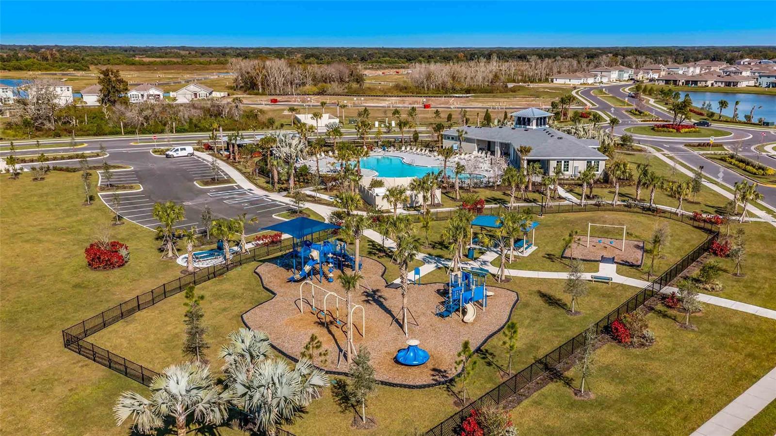 BELLA LAGO - Residential