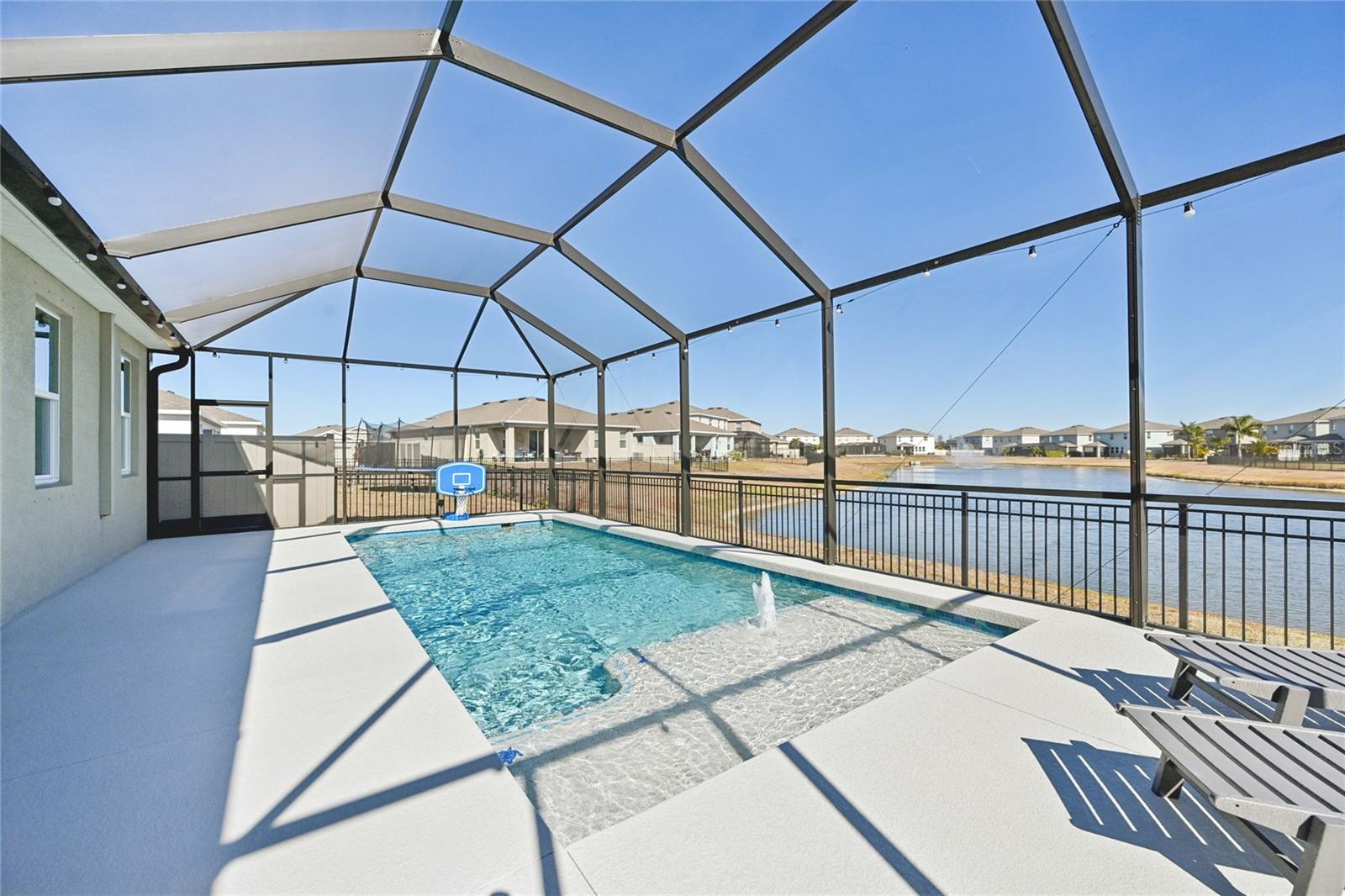 BELLA LAGO - Residential