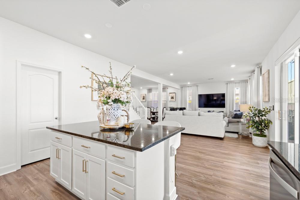 WESTSIDE BELLAVIVA - Residential