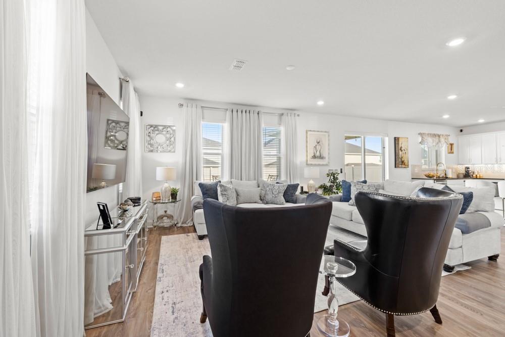 WESTSIDE BELLAVIVA - Residential