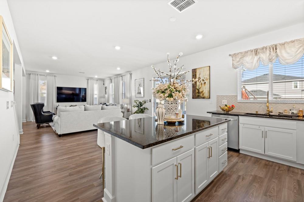 WESTSIDE BELLAVIVA - Residential