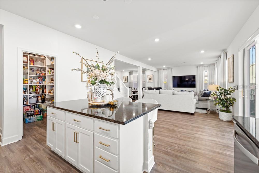 WESTSIDE BELLAVIVA - Residential