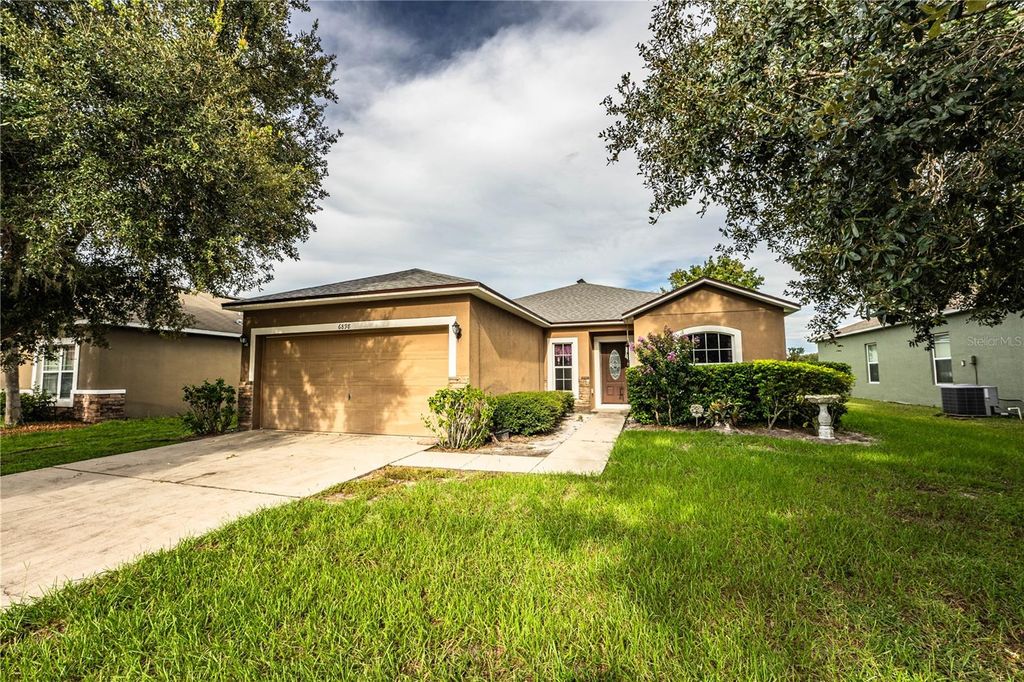 Photo of 6898 Glenbrook Drive, Lakeland, FL 33811 (MLS # L4955638)
