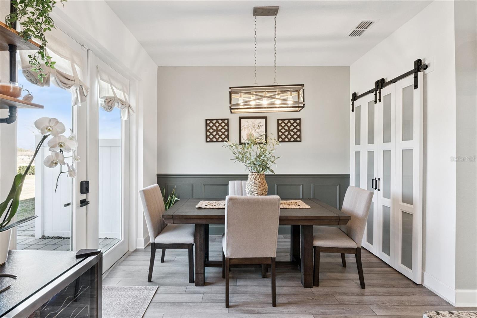 1064 SPRING PALMS LOOP