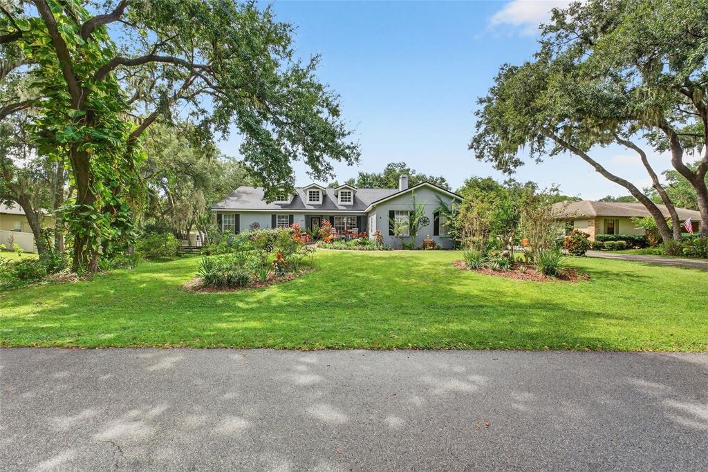 Photo of 5587 Deer Tracks Trail, Lakeland, FL 33811 (MLS # S5135596)