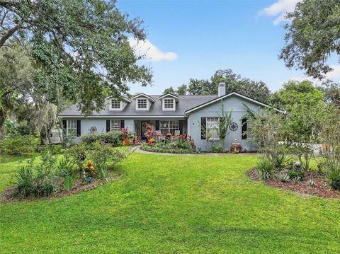 Photo of 5587 Deer Tracks Trail, Lakeland, FL 33811 (MLS # S5135596)