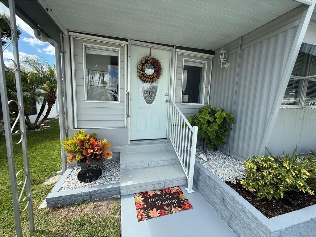 Photo of 6190 Daffodil Road, Venice, FL 34293 (MLS # N6140872)