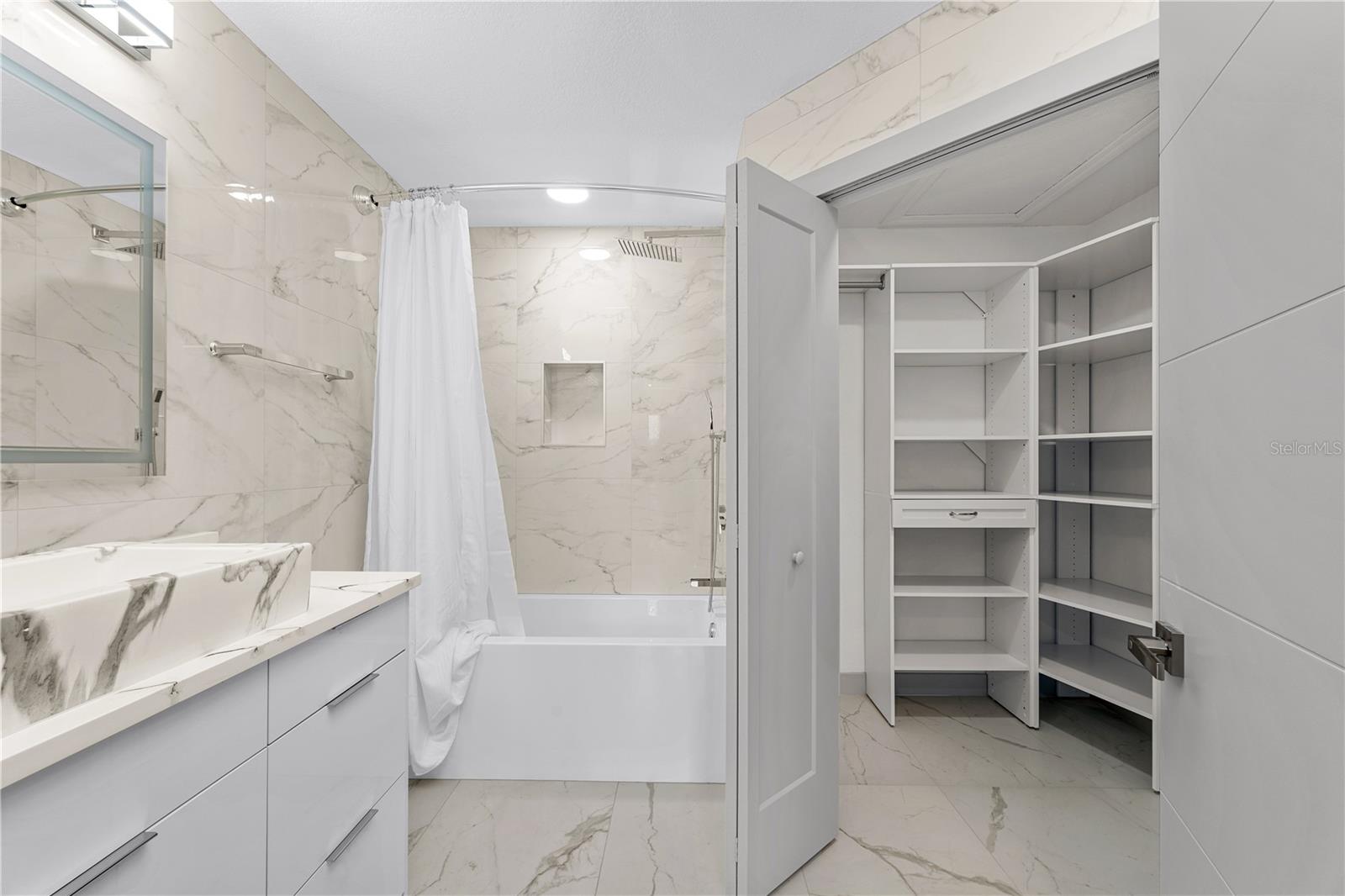 AZUR/METROWEST - Residential