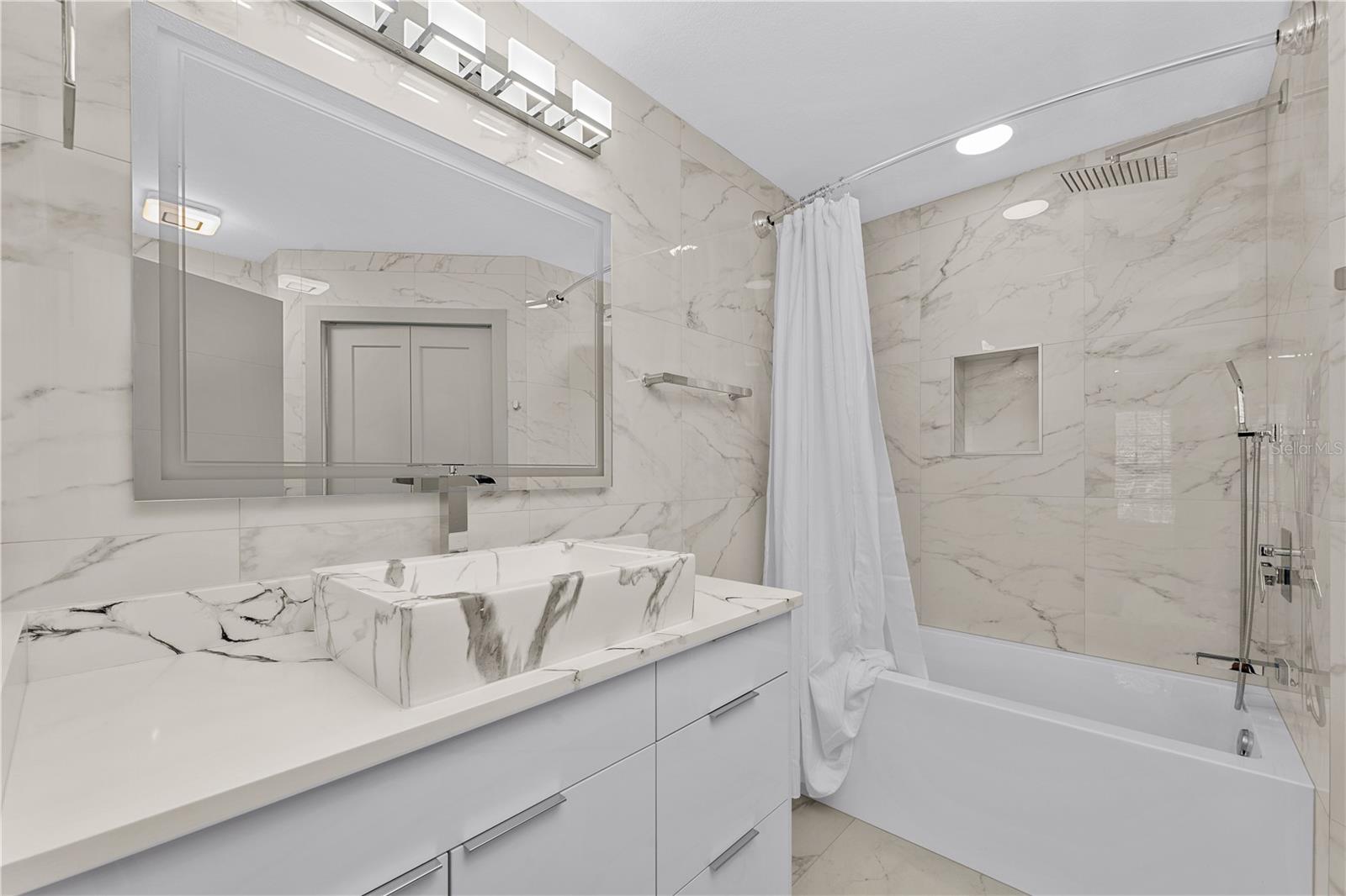 AZUR/METROWEST - Residential