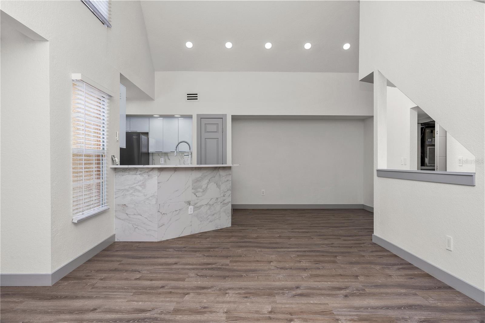 AZUR/METROWEST - Residential