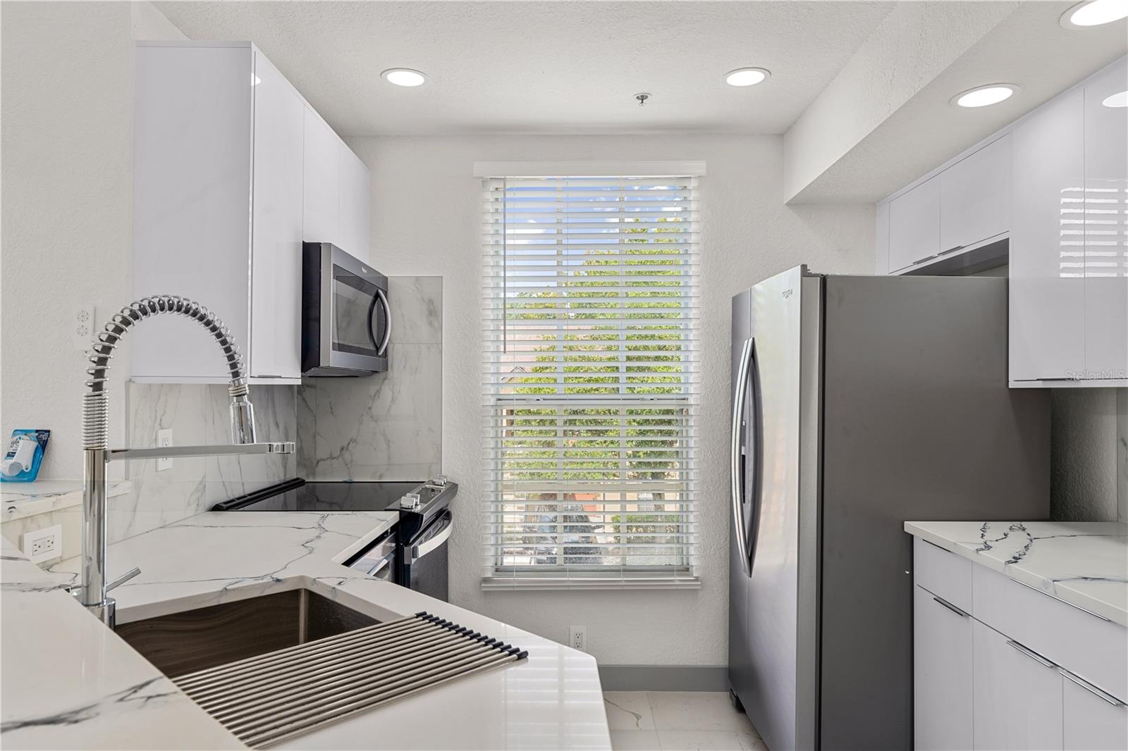 AZUR/METROWEST - Residential