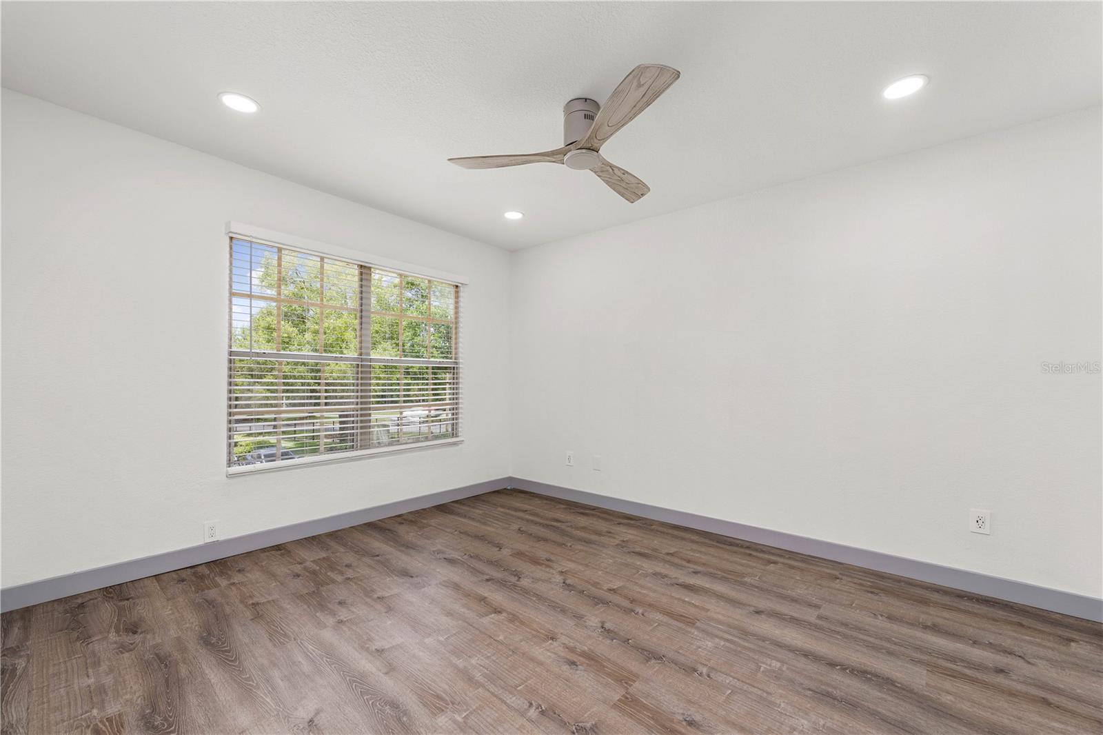 AZUR/METROWEST - Residential