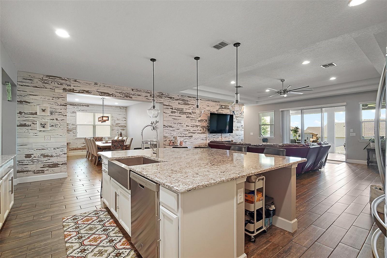2136 LULA ROAD