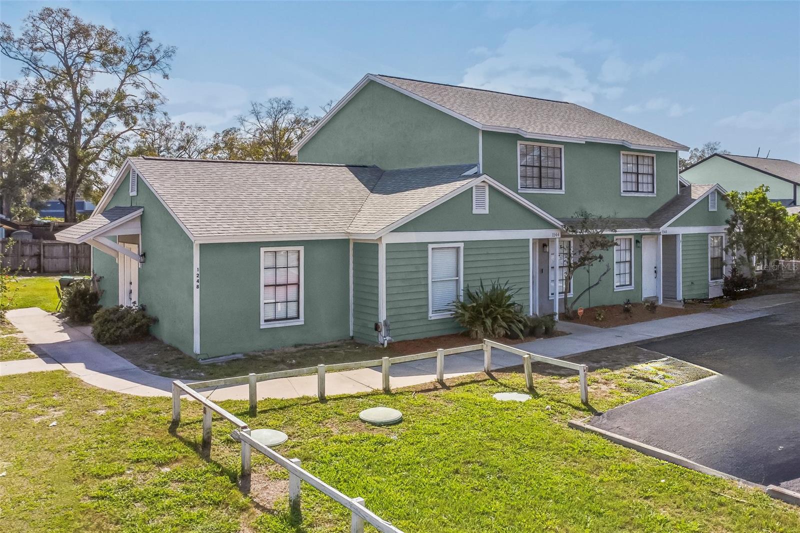 1236 DOVEHILL DRIVE