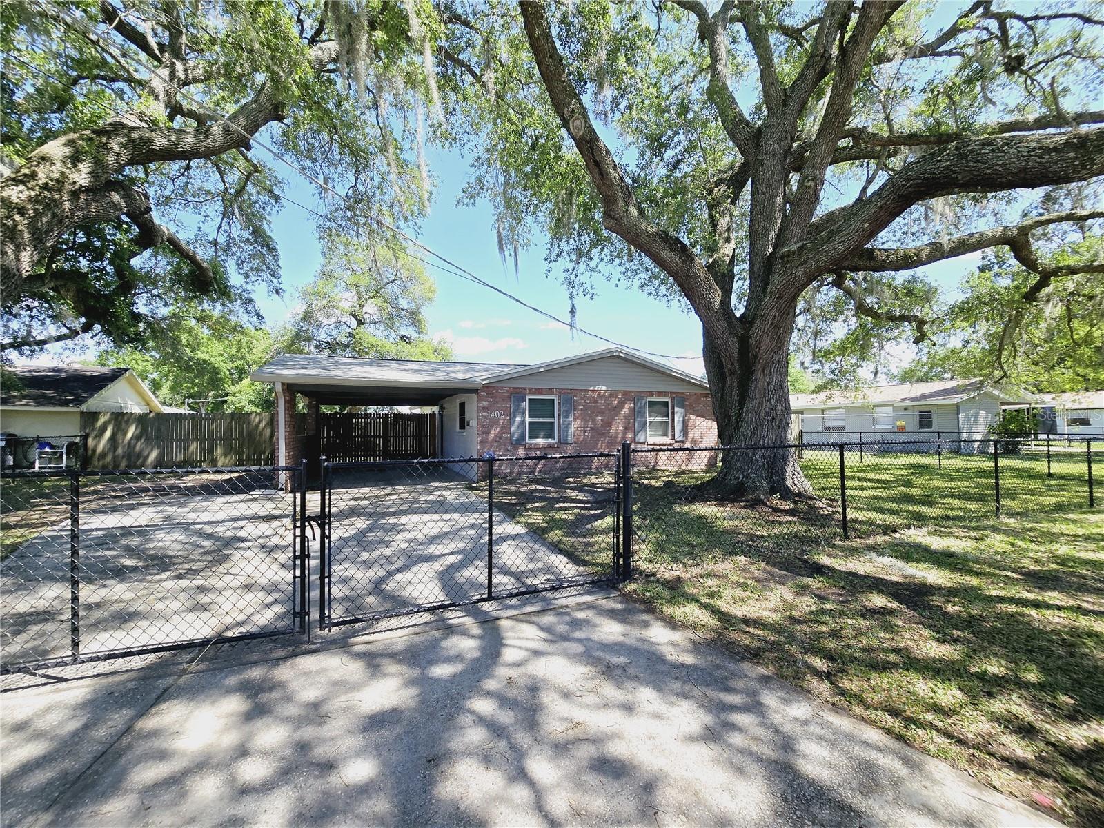 Come see this well maintained 3 bed 2 bath home located in Plant City. The well-maintained backyard provides a peaceful retreat, perfect for enjoying the Florida sunshine. Situated in an established neighborhood, this property offers easy access to local attractions, dining, and shopping. Whether relaxing in the cozy bedrooms or hosting gatherings in the backyard, this rental property provides the perfect blend of comfort and convenience. Don't miss the opportunity to make this lovely house your new home.