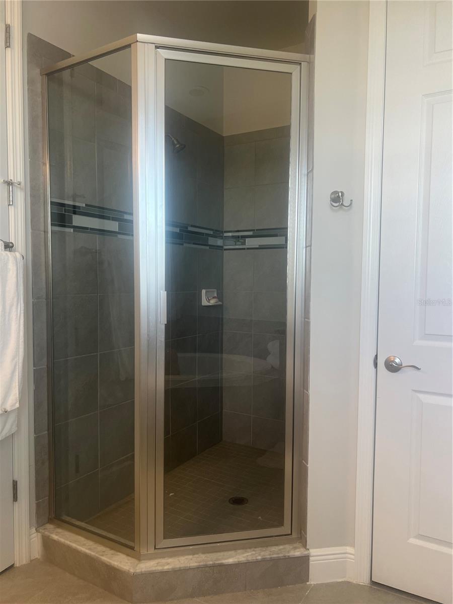 LANDINGS CORAL CRK - Residential Lease