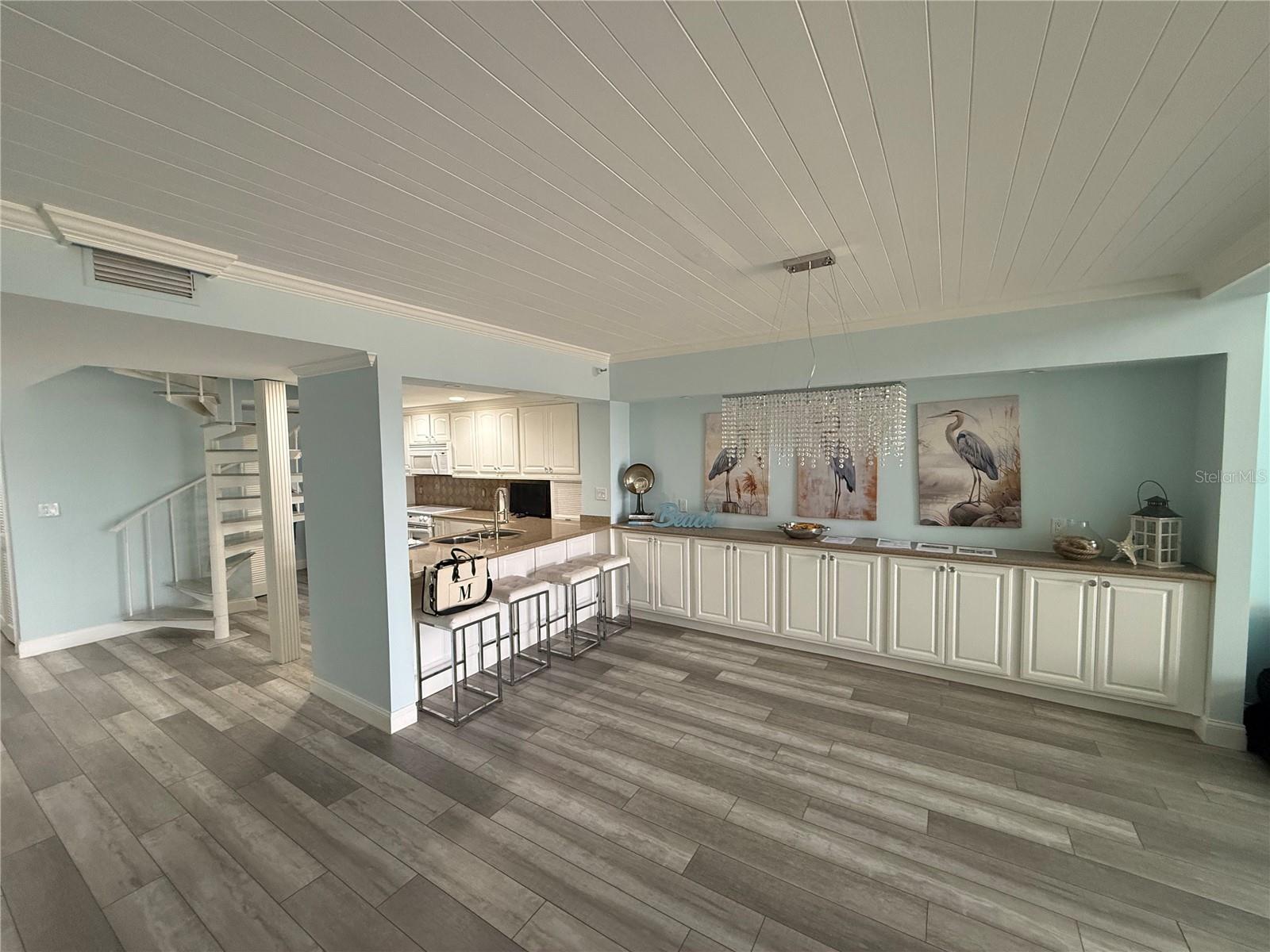 19700 GULF BOULEVARD 202