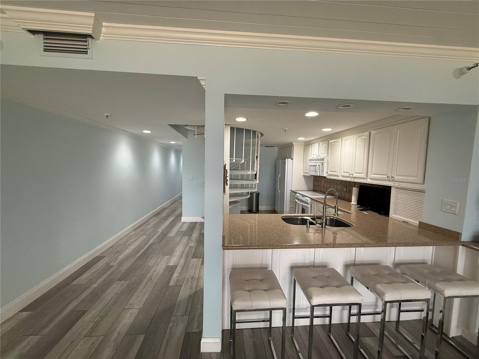 19700 GULF BOULEVARD 202